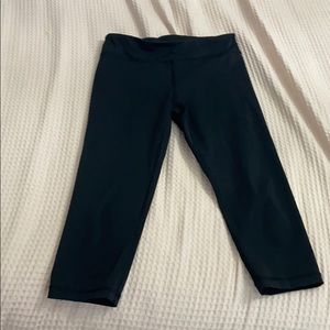 Ivviva black capris!